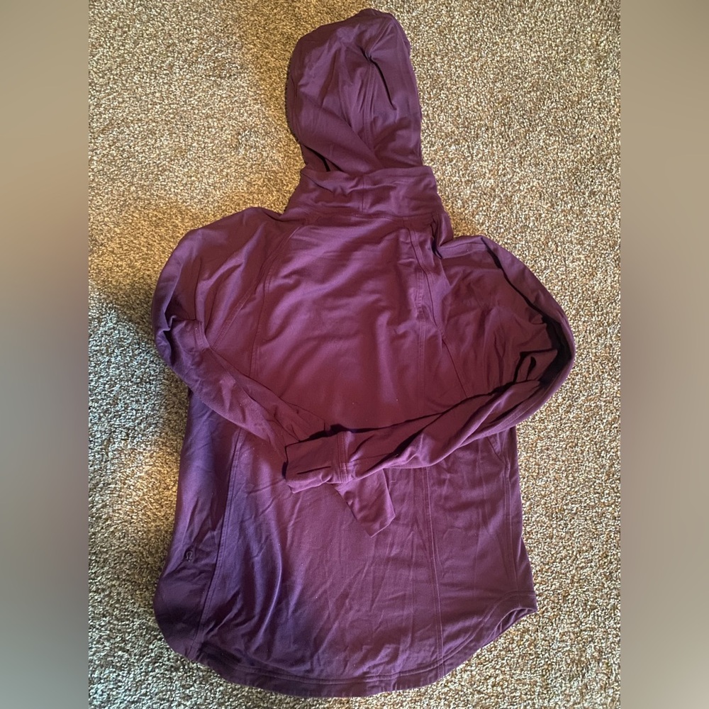 Lululemon sweatshirt size 4